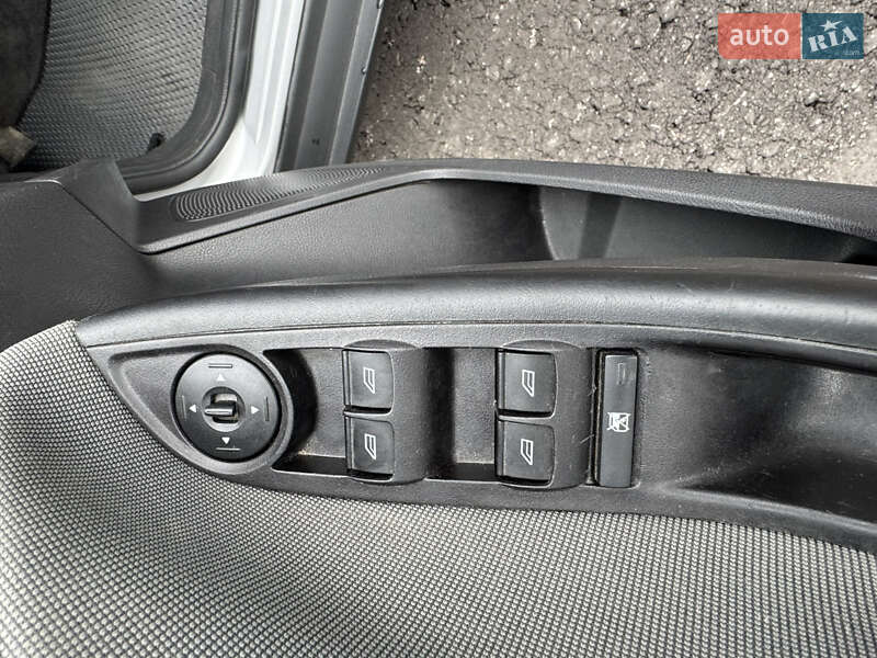 Седан Ford Focus 2011 в Киеве фото 13 Седан Ford Focus 2011 в Киеве