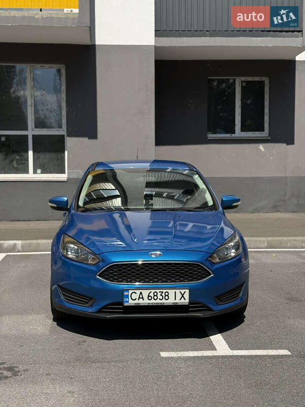 Хэтчбек Ford Focus 2015 в 