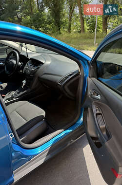 Хэтчбек Ford Focus 2015 в 