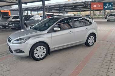 Хэтчбек Ford Focus 2011 в 