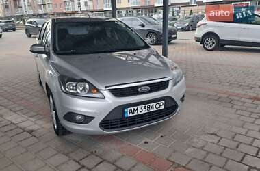 Хэтчбек Ford Focus 2011 в 