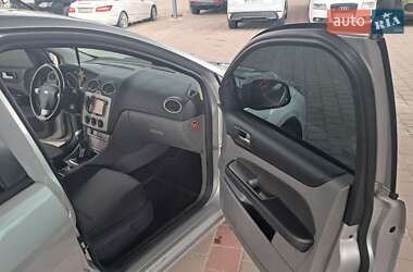 Хэтчбек Ford Focus 2011 в 
