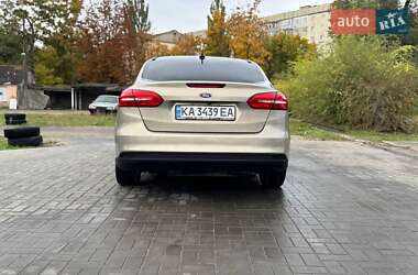 Седан Ford Focus 2014 в  фото 3 Седан Ford Focus 2014 в