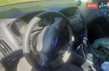 Хетчбек Ford Focus 2015 в 