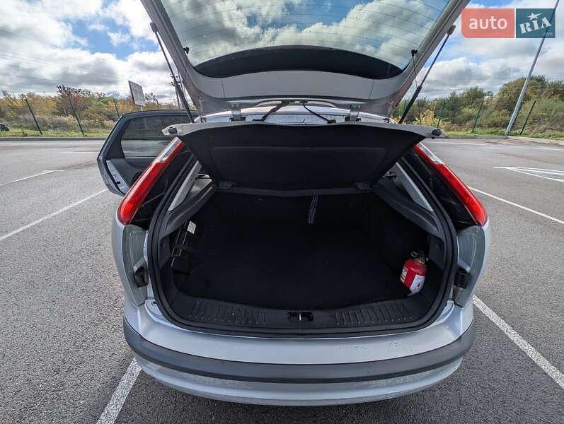Хэтчбек Ford Focus 2007 в Ровно