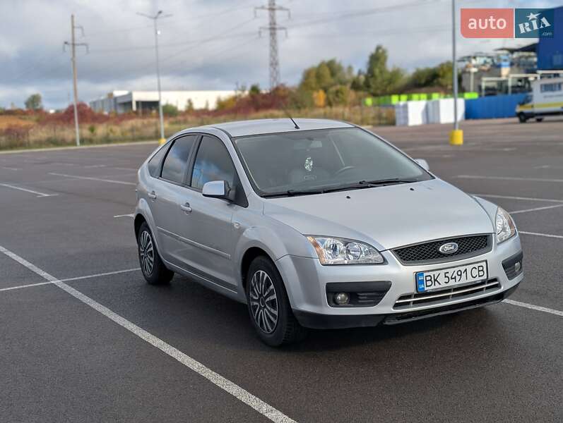 Хэтчбек Ford Focus 2007 в Ровно