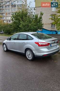 Седан Ford Focus 2014 в 