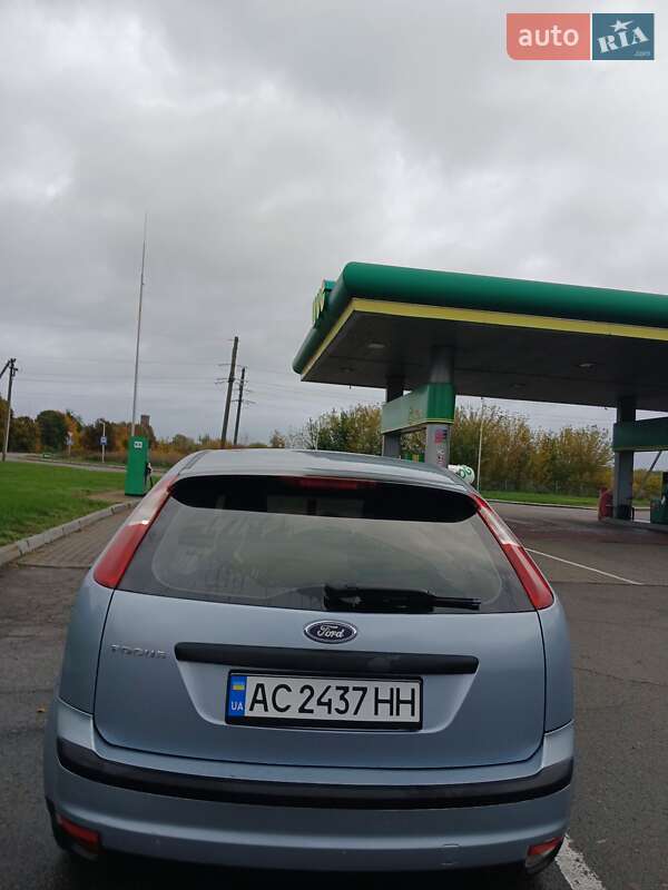 Хэтчбек Ford Focus 2005 в Владимире