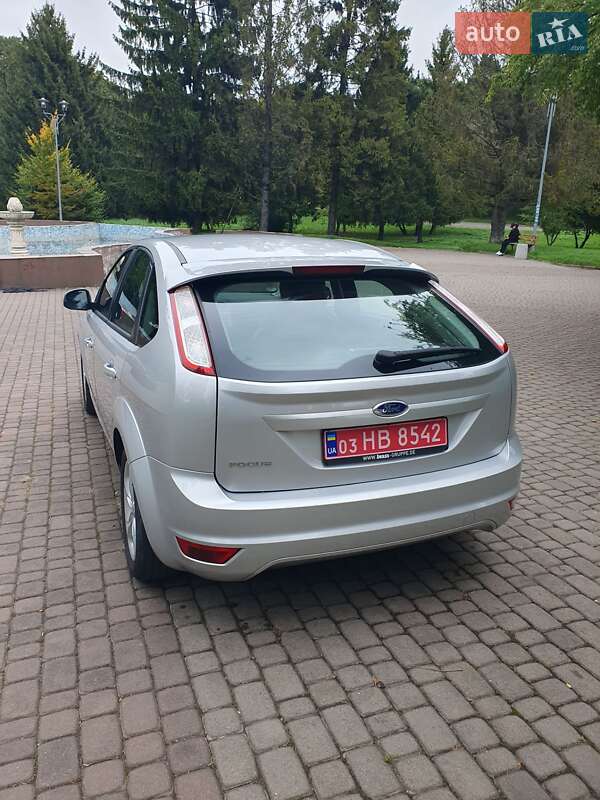 Хэтчбек Ford Focus 2010 в Ровно