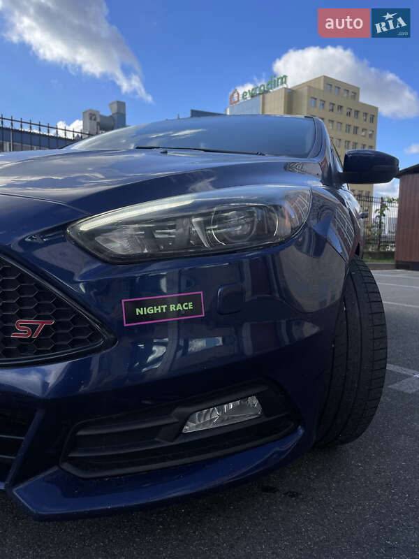 Хетчбек Ford Focus 2016 в Києві