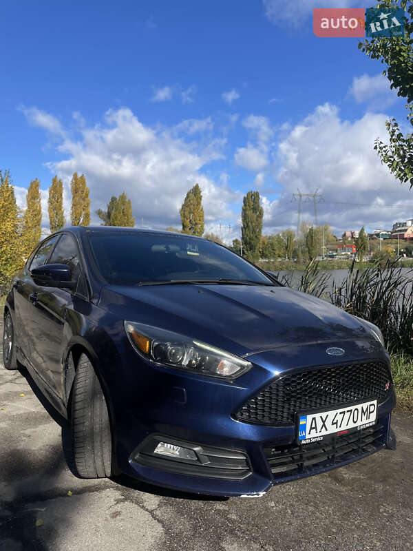 Хетчбек Ford Focus 2016 в Києві