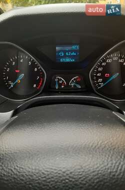 Седан Ford Focus 2014 в 