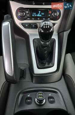 Седан Ford Focus 2011 в 