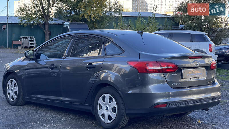 Седан Ford Focus 2016 в Киеве