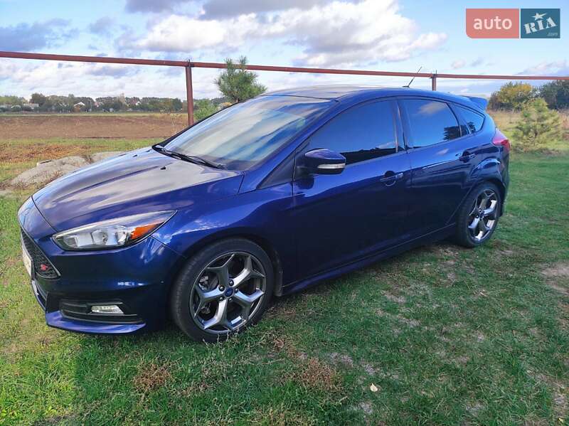 Хэтчбек Ford Focus 2017 в Днепре