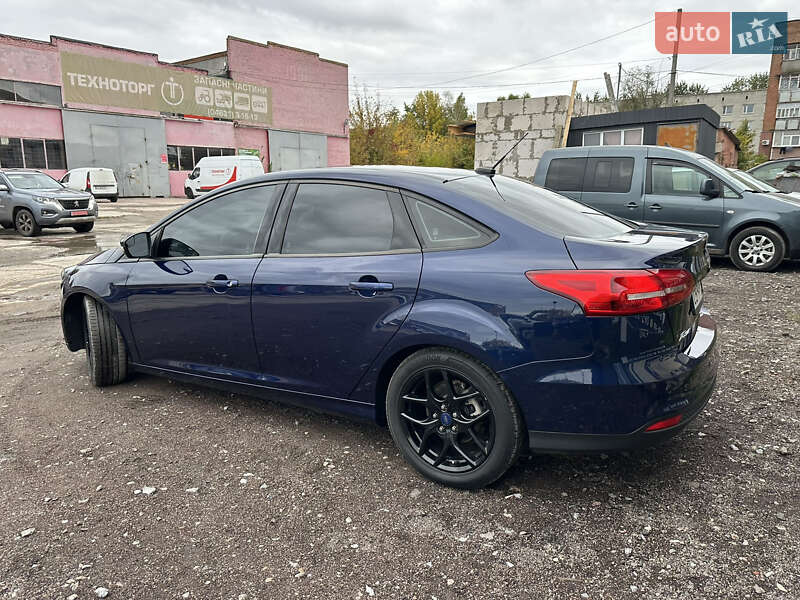Седан Ford Focus 2016 в Ніжині