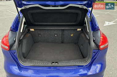 Хэтчбек Ford Focus 2015 в 