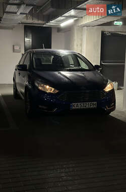 Хэтчбек Ford Focus 2015 в 