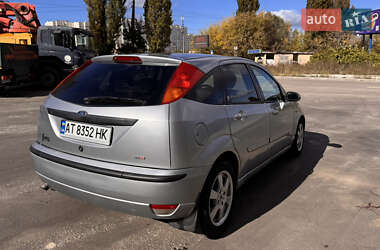 Хэтчбек Ford Focus 2002 в 