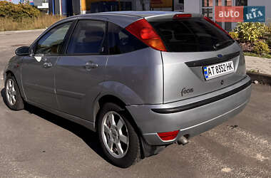 Хэтчбек Ford Focus 2002 в 