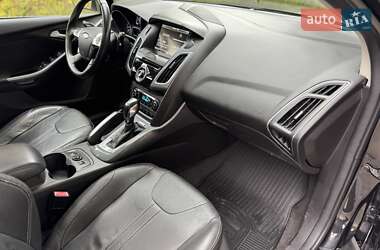 Хэтчбек Ford Focus 2012 в 