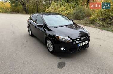 Хэтчбек Ford Focus 2012 в 