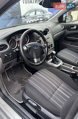 Хэтчбек Ford Focus 2009 в 