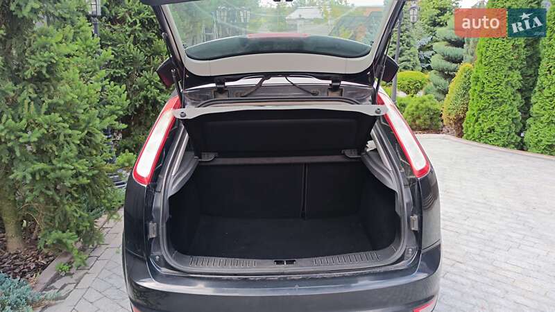 Хэтчбек Ford Focus 2008 в Калиновке