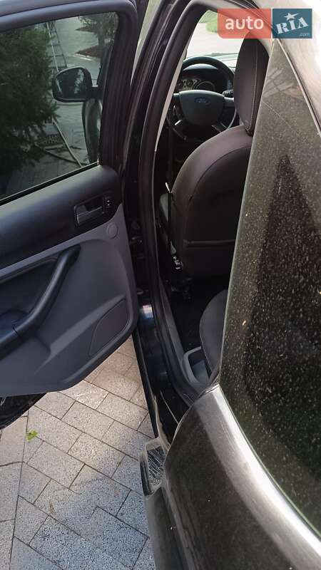 Хэтчбек Ford Focus 2008 в Калиновке