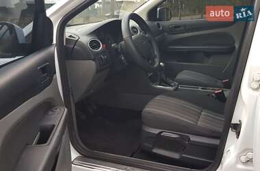 Хетчбек Ford Focus 2010 в 