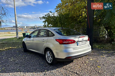 Седан Ford Focus 2015 в 