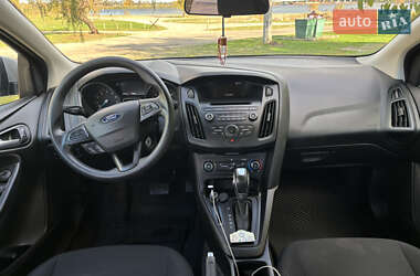 Седан Ford Focus 2015 в 