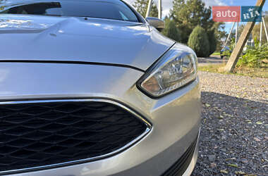 Седан Ford Focus 2015 в 