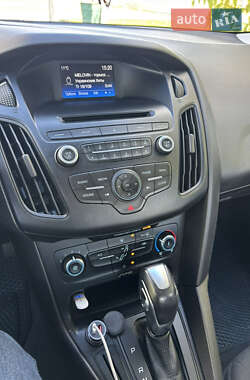 Седан Ford Focus 2015 в 
