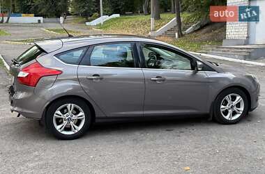 Хетчбек Ford Focus 2013 в 