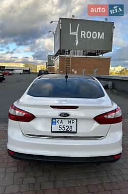 Седан Ford Focus 2012 в 