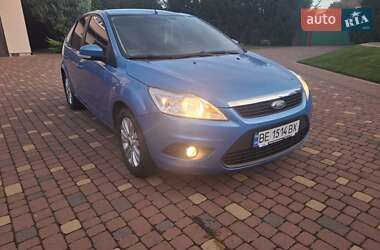 Хэтчбек Ford Focus 2010 в 