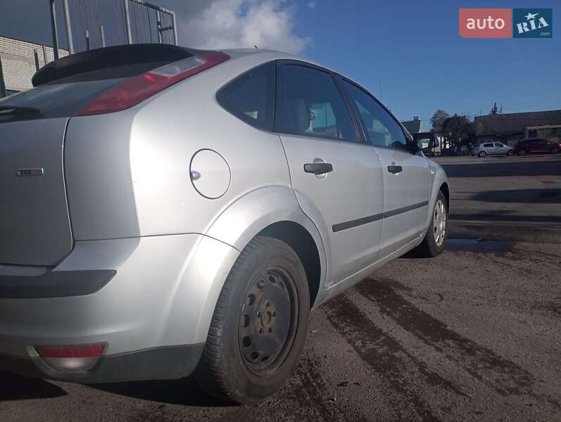 Хэтчбек Ford Focus 2006 в Житомире