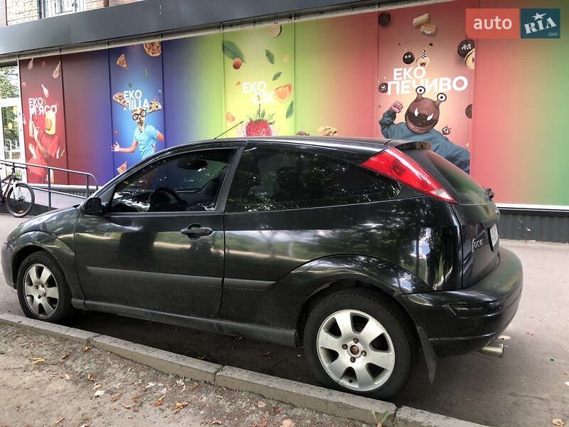 Хэтчбек Ford Focus 2001 в Киеве