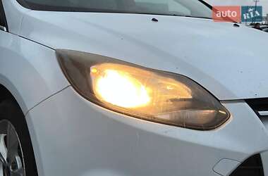 Хэтчбек Ford Focus 2013 в 