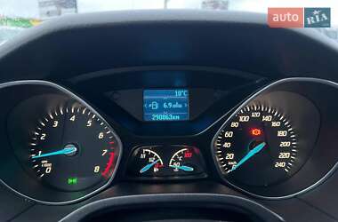 Хэтчбек Ford Focus 2013 в 