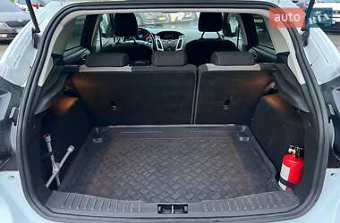 Хэтчбек Ford Focus 2013 в 