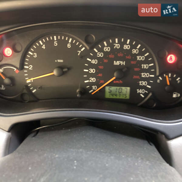 Хэтчбек Ford Focus 2001 в Киеве