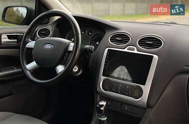 Хетчбек Ford Focus 2005 в 