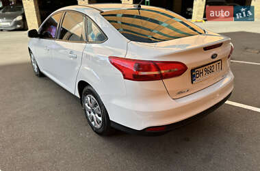 Седан Ford Focus 2016 в 
