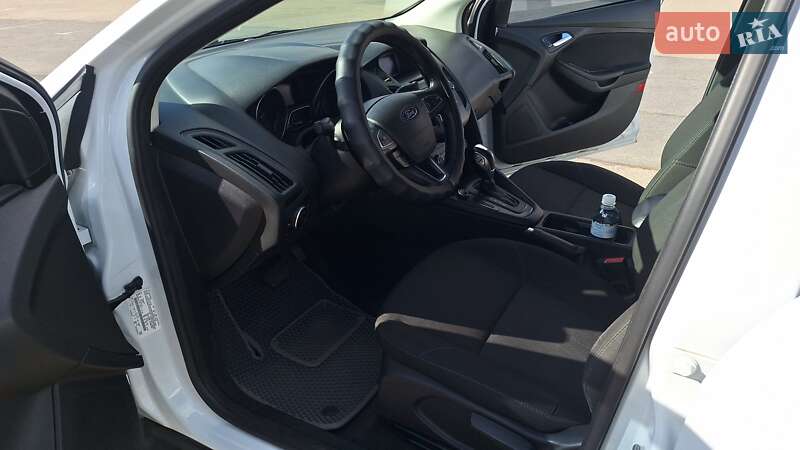Седан Ford Focus 2015 в Дніпрі
