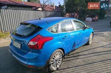 Хэтчбек Ford Focus 2014 в 
