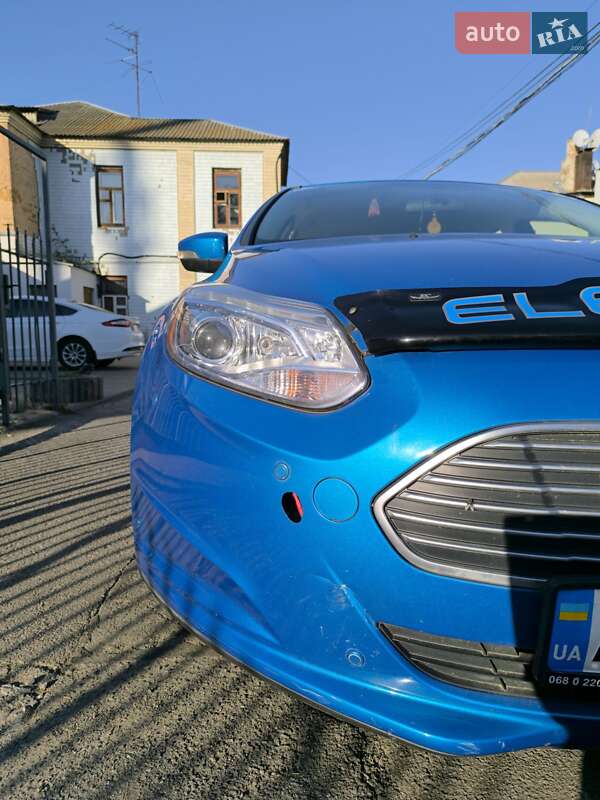Хэтчбек Ford Focus 2014 в Виннице