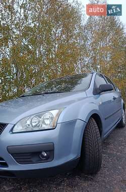Хэтчбек Ford Focus 2005 в  фото 10 Хэтчбек Ford Focus 2005 в