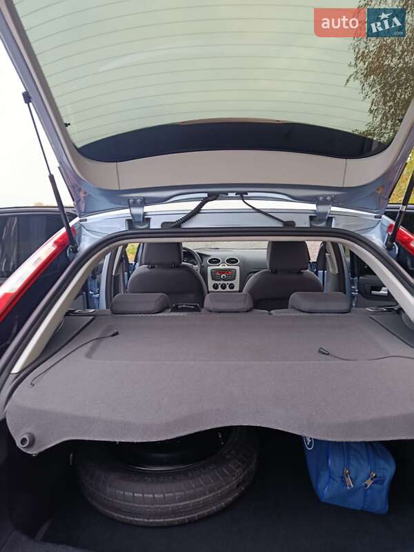 Хетчбек Ford Focus 2005 в Мені